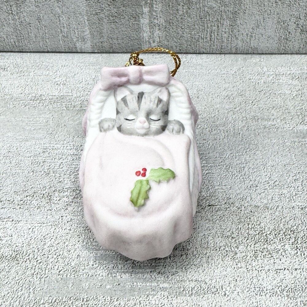 1990 Schmid Kitty Cucumber Christmas Ornament Sleeping Cat Kitten in Basket